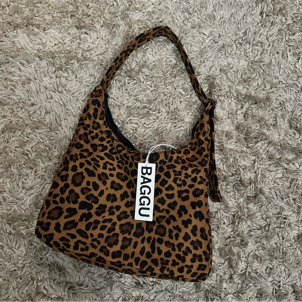 BAGGU leopard print shoulder bag